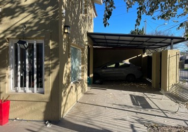 VENTA CASA 5 AMBIENTES CON PILETA CLIMATIZADA. BARRIO LA FLORIDA